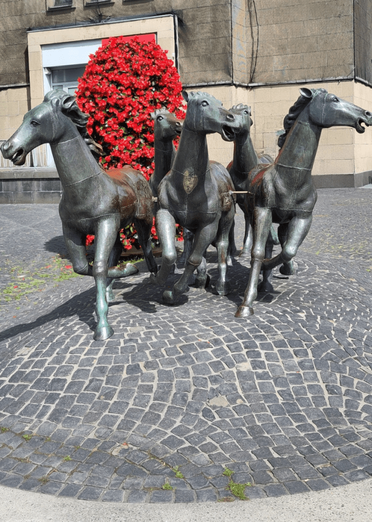 Pferdestatue Aachen